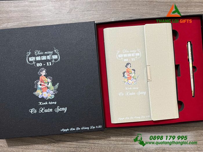 Quà tặng 20/11 giá rẻ: Bộ sổ tay + bút cao cấp khắc tên