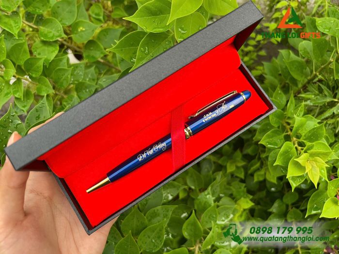 B&uacute;t kim loại xoay khắc t&ecirc;n tặng thầy c&ocirc; 20/11