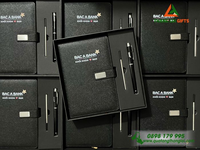 Bộ quà tặng sổ tay + bút ký in khắc tên thầy cô theo yêu cầu