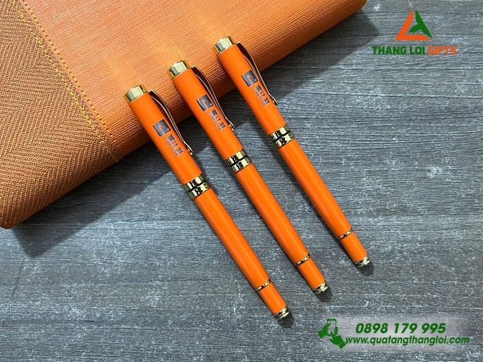 B&uacute;t k&yacute; khắc logo c&ocirc;ng ty theo y&ecirc;u cầu