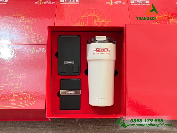 Bộ qu&agrave; tặng cuối năm in logo c&ocirc;ng ty theo y&ecirc;u cầu