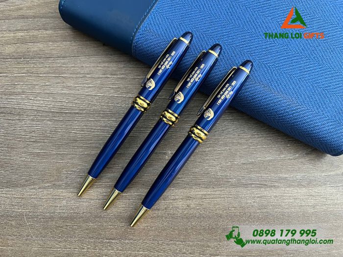 Bút xoay khắc tên thầy cô làm quà tặng 20/11