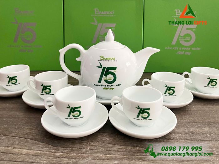 Bộ ấm chén trà in logo công ty làm quà tặng khách hàng