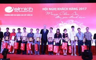 Quà tặng hội nghị khách hàng: 7 cách tạo ấn tượng khó quên