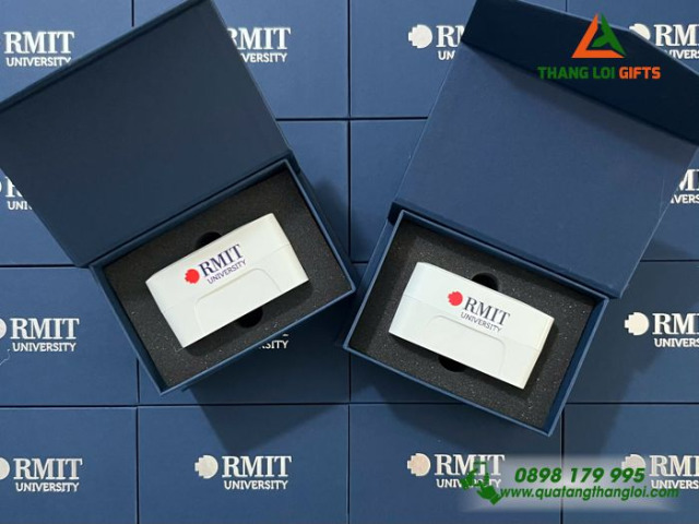 Phích cắm chuyển đổi du lịch