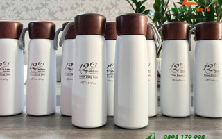 Tặng bình giữ nhiệt khắc tên cho thầy cô 20/11: Món quà sức khỏe ý nghĩa